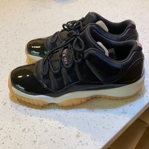Air Jordan 11 retro low GG bleached coral